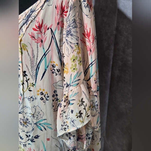 Style & Co Henley Cream Floral Top Roll Tab Sleeves Womens Large - Picture 3 of 6